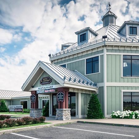 Hotel St-Bernard Saint-Bernard-de-Lacolle Exteriér fotografie