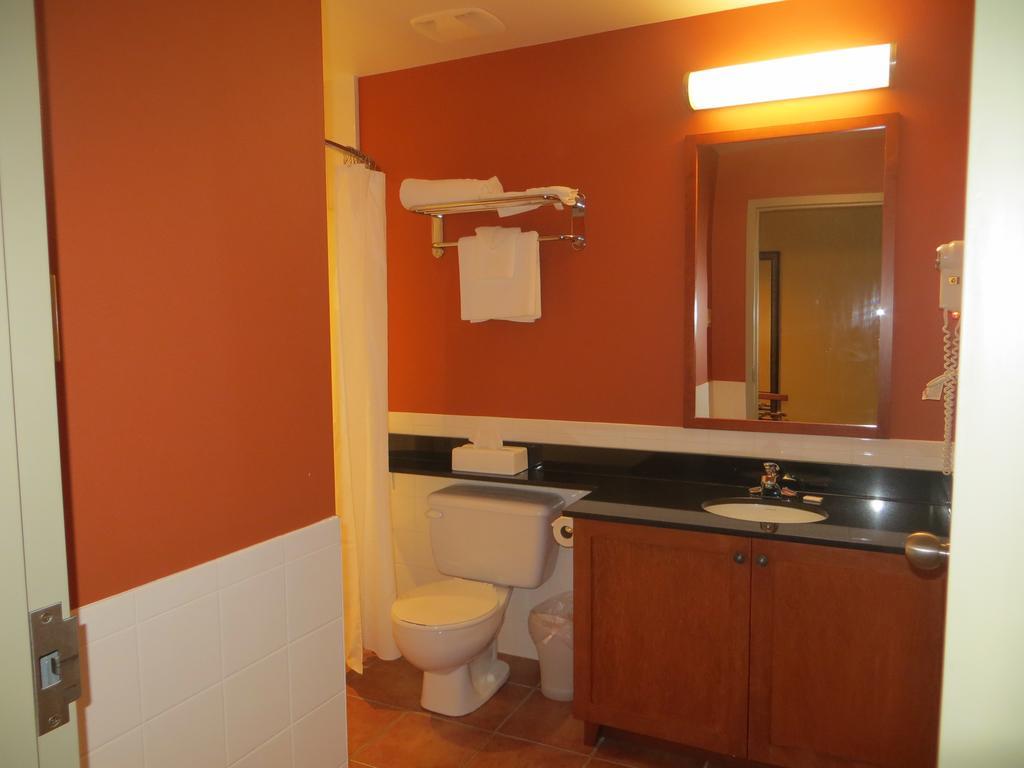 Hotel St-Bernard Saint-Bernard-de-Lacolle Pokoj fotografie