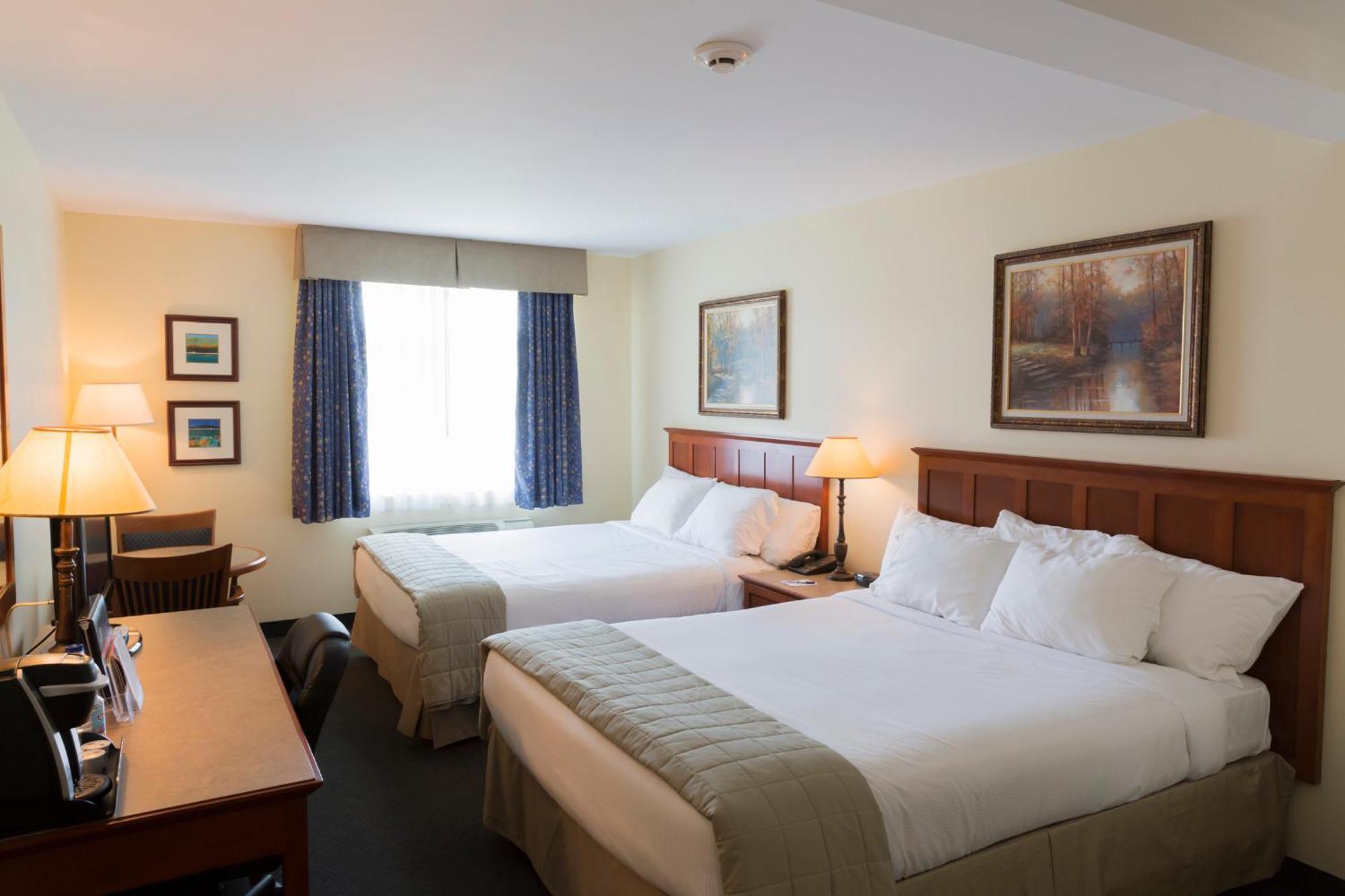Hotel St-Bernard Saint-Bernard-de-Lacolle Exteriér fotografie